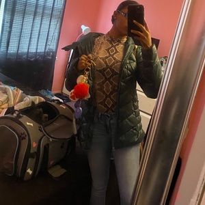 Meet your Posher, Tanjsea